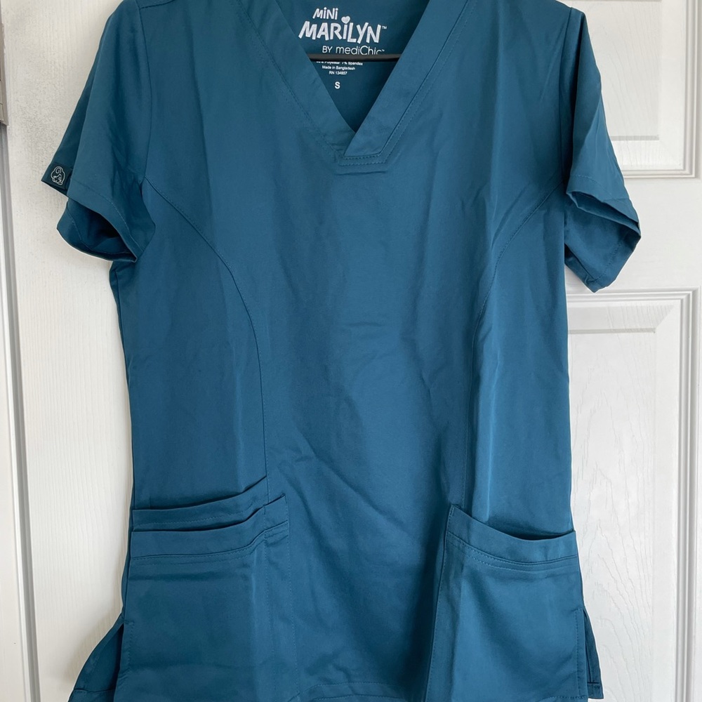 MediChic Teal Scrub Top Size Small